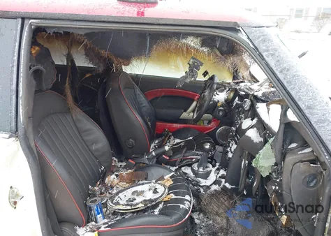 2005 Mini Cooper S из США, поврежденный, VIN WMWRE33575TL14541